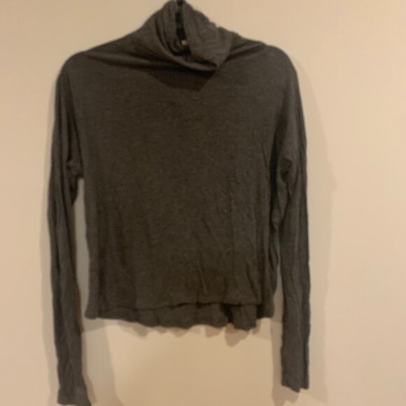 Lightweight gray turtleneck - Picture 1 of 2
